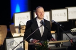 Begrüßung durch den Schulleiter des Carl-Fuhlrott-Gymnasiums Reinold Mertens, Foto: hw