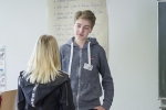 Die Schülerinnen und Schüler bereiteten sich in einem Warmup auf ihre Präsentationen vor.