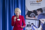 Stellvertretende Schulleiterin Cornelia Wissemann-Hartmann begrüßte die Teilnehmer zur Regionalausscheidung von Jugend Präsentiert.