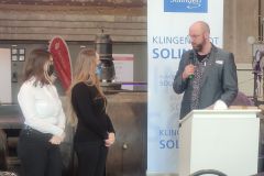 2022-03-05-JuFo-Projekt-Spektroskopie-des-Sterns-Mira-Platz-1-Gloria-und-Lynn-3